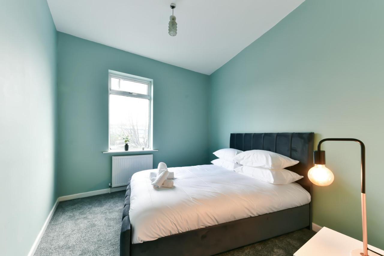 4 Bedroom, 2 Bathroom House - Free Parking Pontefract Eksteriør billede