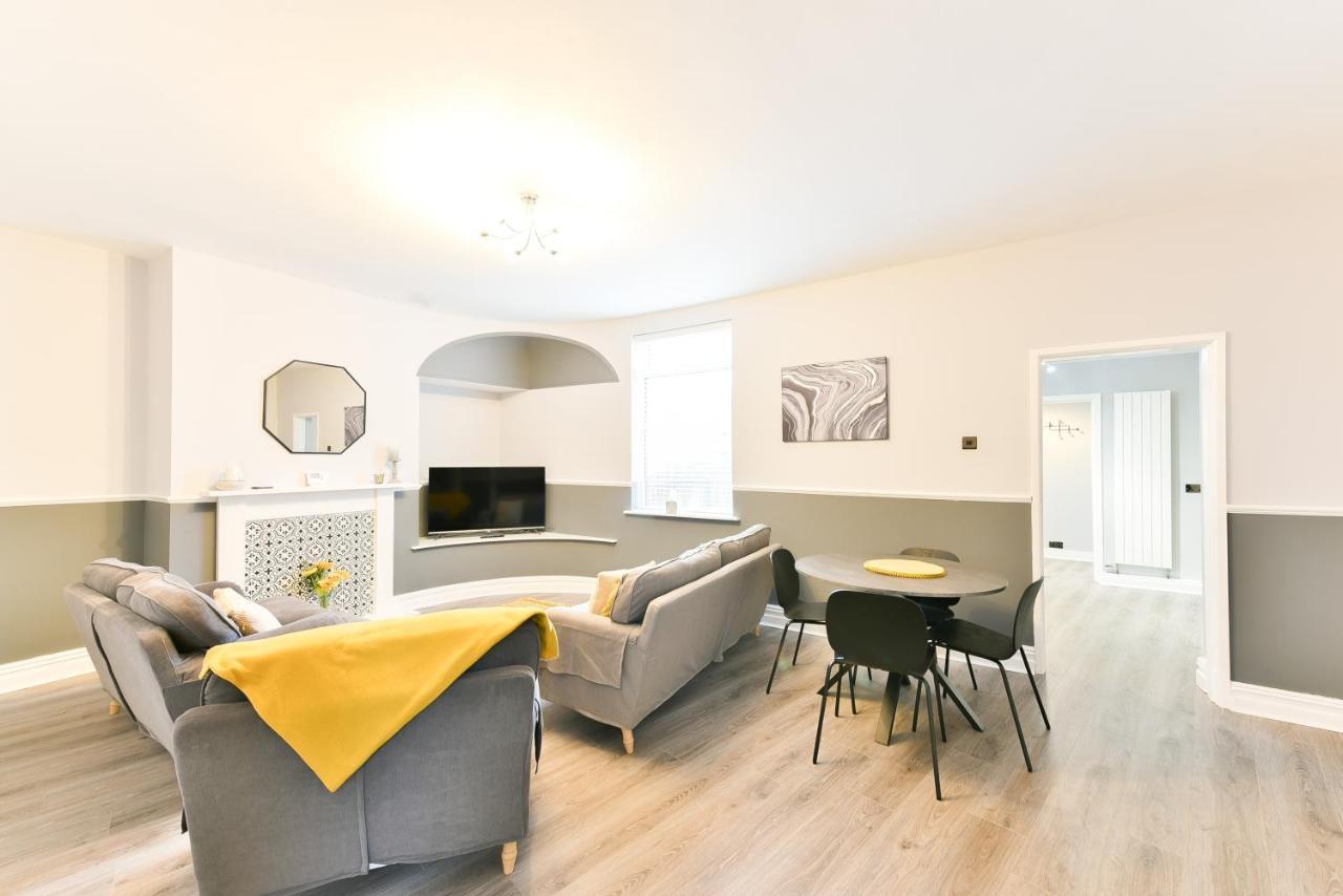 4 Bedroom, 2 Bathroom House - Free Parking Pontefract Eksteriør billede